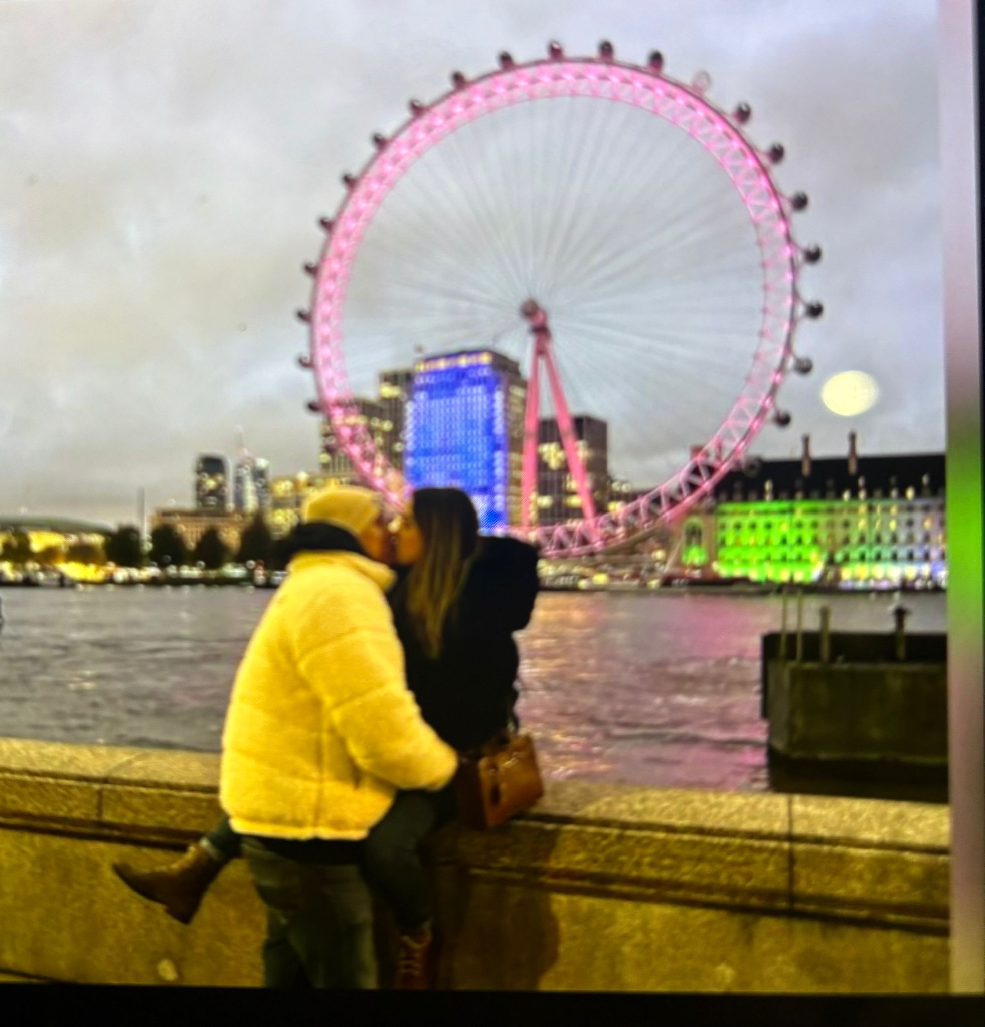 <em><strong>Alexa W. </strong></em>(London, UK)